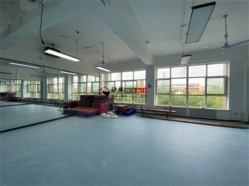 �y����Ӗ�WУ�b���OӋ�Ŀ|�N���OӋ